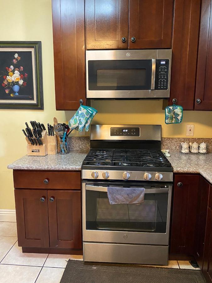 Private Large La Bedroom W Private Half-Bathroom - Ac - Wifi - Private Fridge Near Usc - Exposition Park - Usc Memorial Coliseum - Banc Of California Stadium - Downtown Los Angeles Dtla - University Of Southern California Usc! Exterior photo