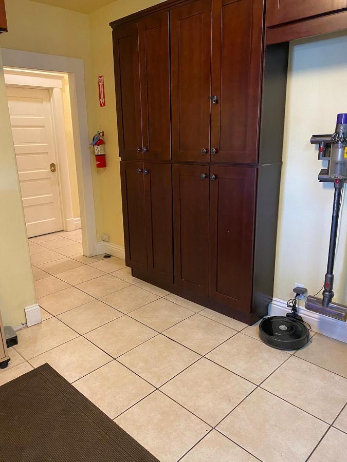 Private Large La Bedroom W Private Half-Bathroom - Ac - Wifi - Private Fridge Near Usc - Exposition Park - Usc Memorial Coliseum - Banc Of California Stadium - Downtown Los Angeles Dtla - University Of Southern California Usc! Exterior photo