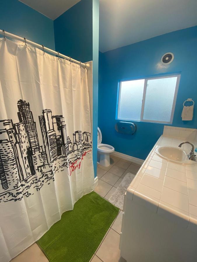 Private Large La Bedroom W Private Half-Bathroom - Ac - Wifi - Private Fridge Near Usc - Exposition Park - Usc Memorial Coliseum - Banc Of California Stadium - Downtown Los Angeles Dtla - University Of Southern California Usc! Exterior photo