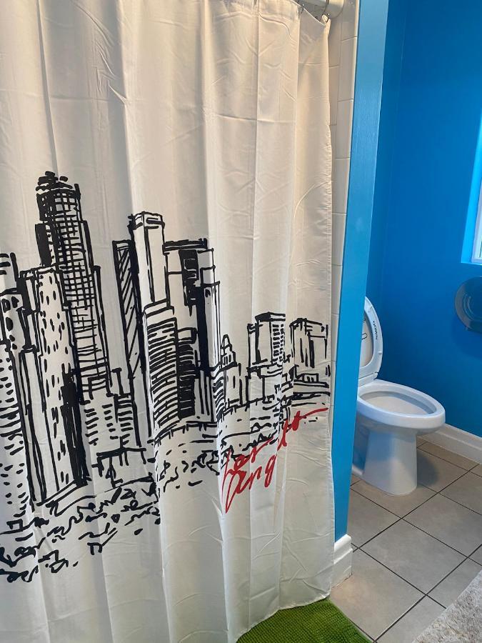 Private Large La Bedroom W Private Half-Bathroom - Ac - Wifi - Private Fridge Near Usc - Exposition Park - Usc Memorial Coliseum - Banc Of California Stadium - Downtown Los Angeles Dtla - University Of Southern California Usc! Exterior photo