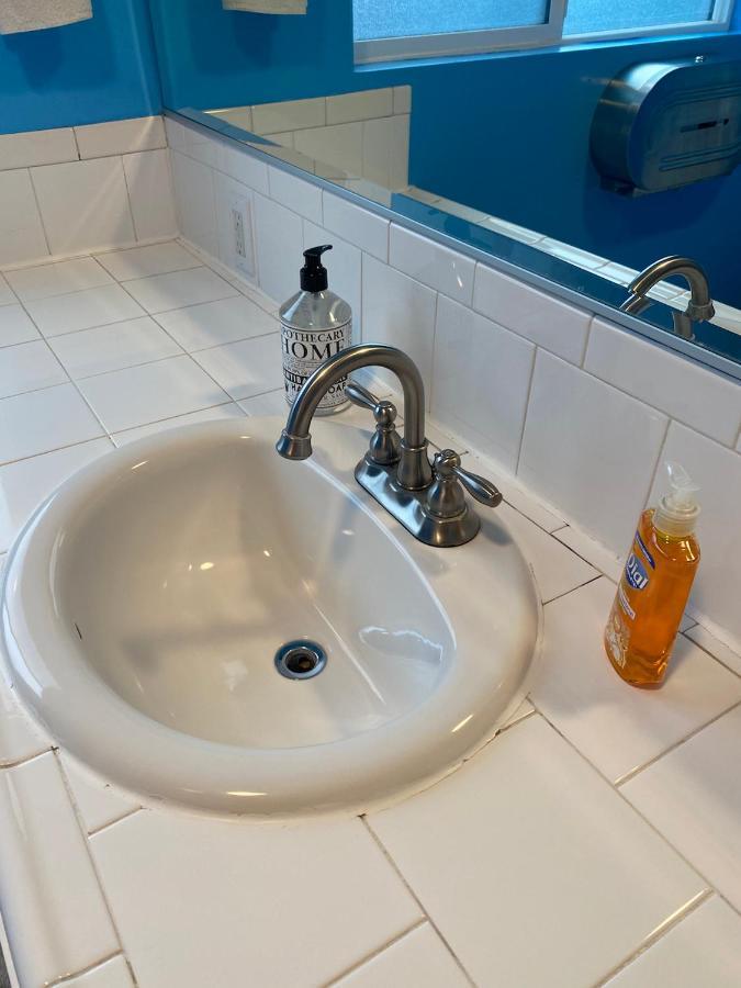 Private Large La Bedroom W Private Half-Bathroom - Ac - Wifi - Private Fridge Near Usc - Exposition Park - Usc Memorial Coliseum - Banc Of California Stadium - Downtown Los Angeles Dtla - University Of Southern California Usc! Exterior photo